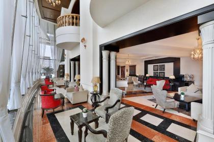 Hilton Beirut Habtoor Grand Hotel - image 14