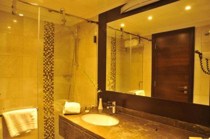Lancaster Raouche Hotel - image 18