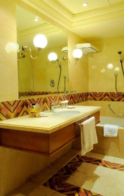 Warwick Palm Beach Hotel - image 10