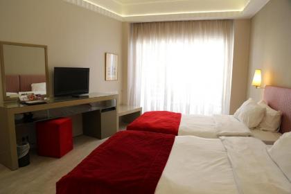 Warwick Palm Beach Hotel - image 6