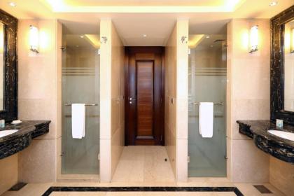Ramada Plaza Beirut Raouche - image 15