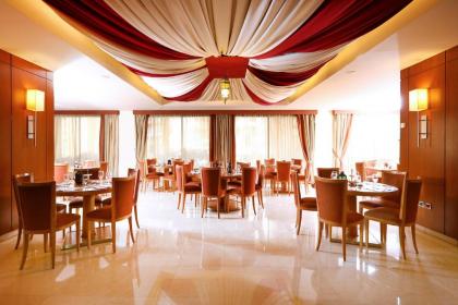 Ramada Plaza Beirut Raouche - image 16