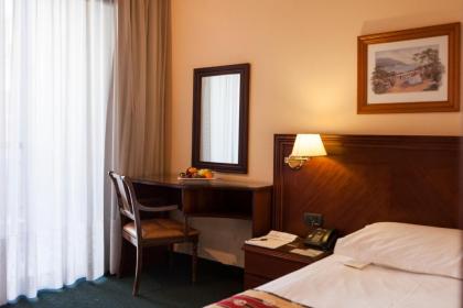 The Mayflower Hotel - image 11
