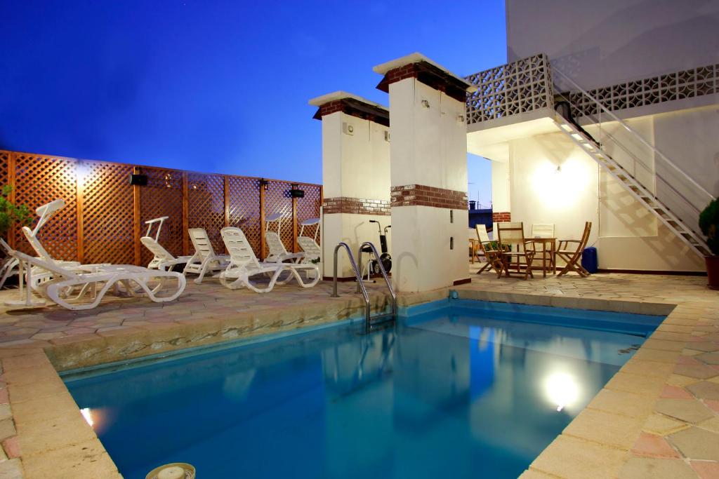 The Mayflower Hotel - image 2
