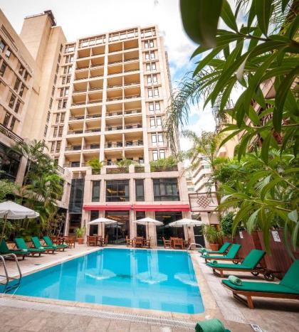 Le Commodore Hotel - image 19