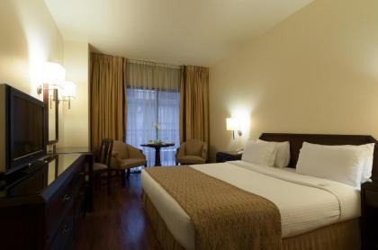 Le Commodore Hotel - image 7