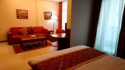 King Suites Hotel - image 2
