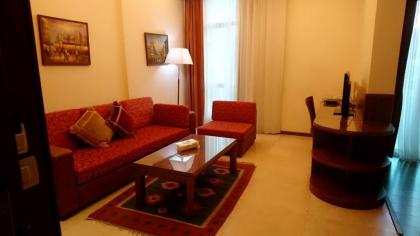 King Suites Hotel - image 3