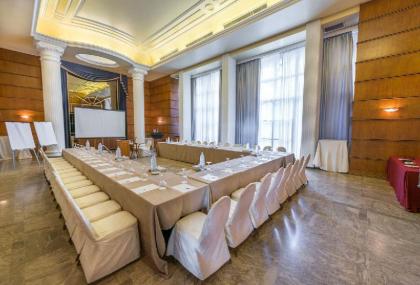 Riviera Hotel Beirut - image 14