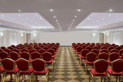 Radisson Blu Martinez Hotel Beirut - image 9