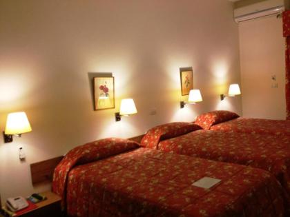 Embassy Hotel - image 13