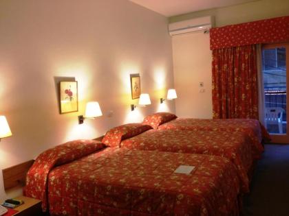 Embassy Hotel - image 14