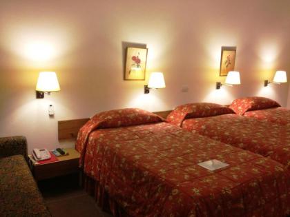 Embassy Hotel - image 15