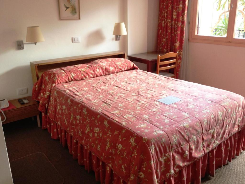 Embassy Hotel - image 4