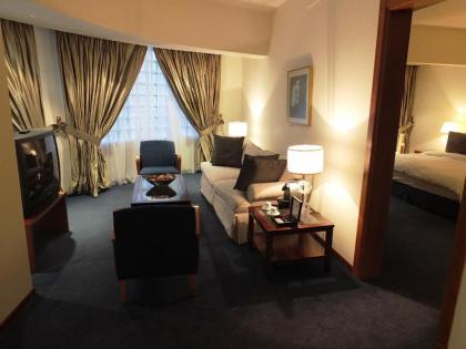 Plaza Hotel - image 5