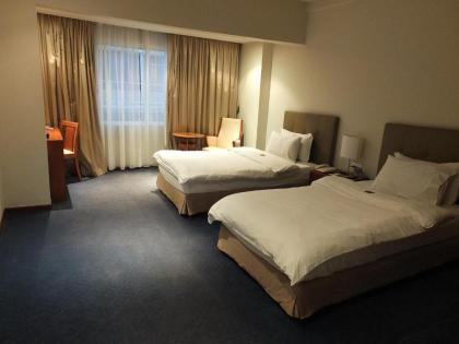 Plaza Hotel - image 7