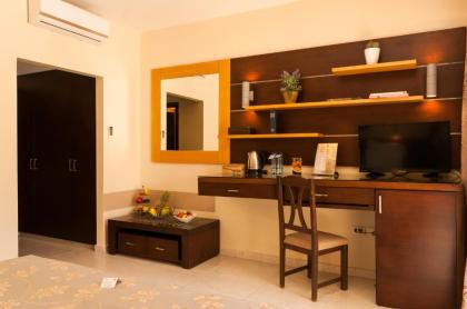 The Parisian Hotel - image 10
