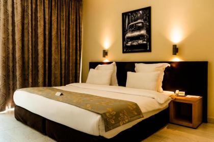 The Parisian Hotel - image 15