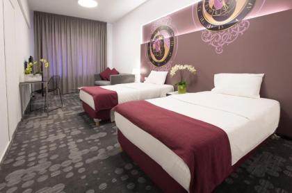 Hotel 35 Rooms - image 1