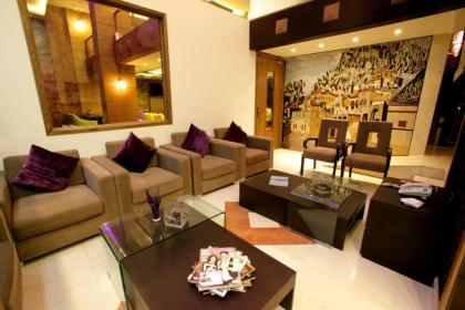 Lavender Home Hotel - image 10