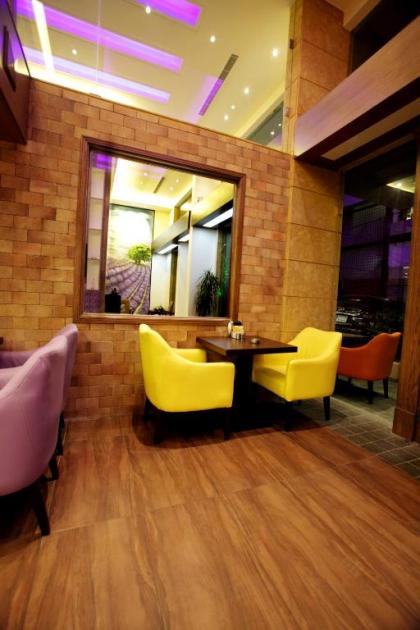 Lavender Home Hotel - image 14