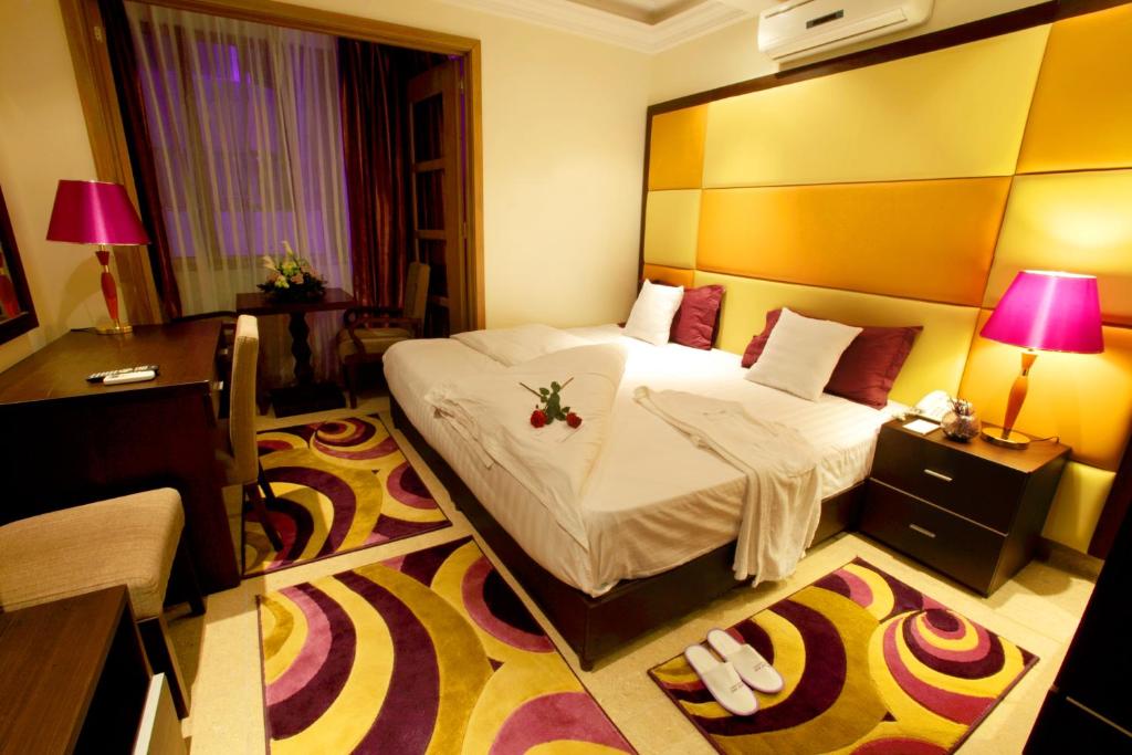 Lavender Home Hotel - image 2