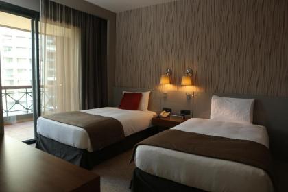 ParkTower Suites - image 3