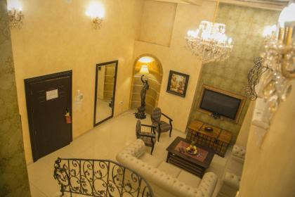 Queens Suite Hotel - image 15