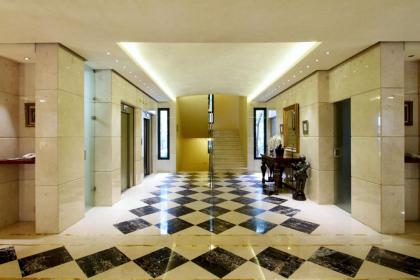 Promenade Hotel - image 15