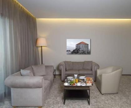 Promenade Hotel - image 4