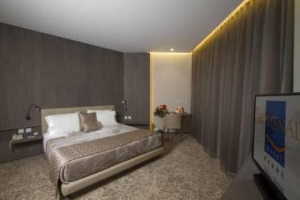 Promenade Hotel - image 5