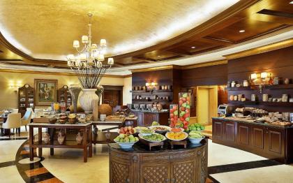 Hilton Beirut Habtoor Grand - image 2