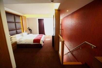 WH Hotel - image 5