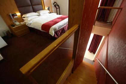 WH Hotel - image 8