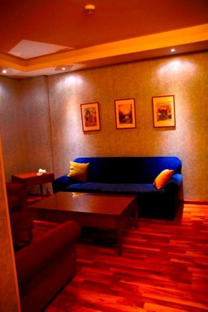 Ceasars Park Hotel - image 15