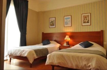 Ceasars Park Hotel - image 16