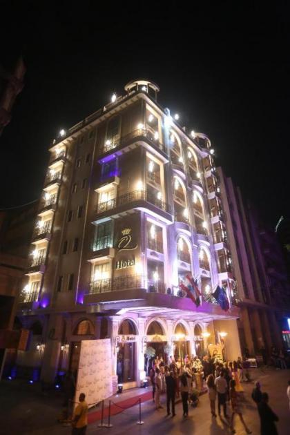 Q Hotel - image 1