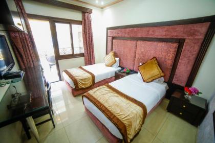 Villa Queens - image 11