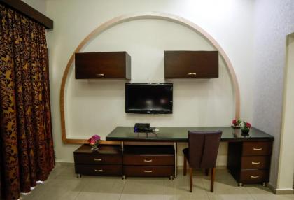 Villa Queens - image 18