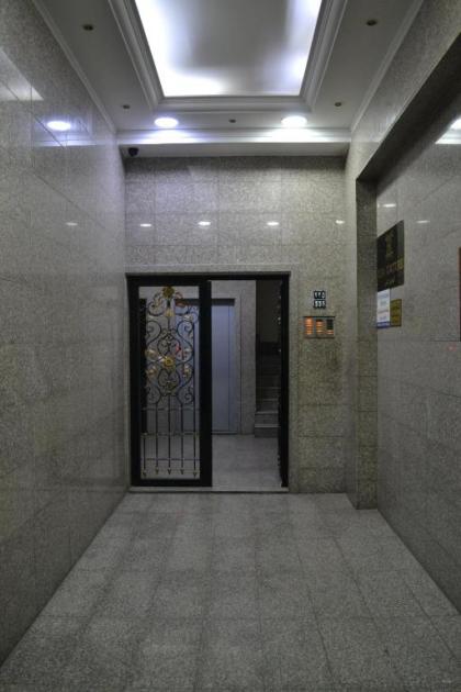 Silver Apartments - image 3