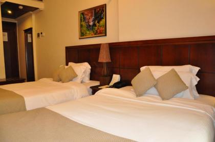 Midtown Hotel & Suites - image 14