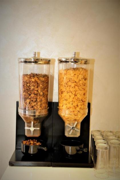 Beverly Hotel Beirut - image 20