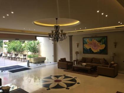 Bella Rosa Hotel - image 11