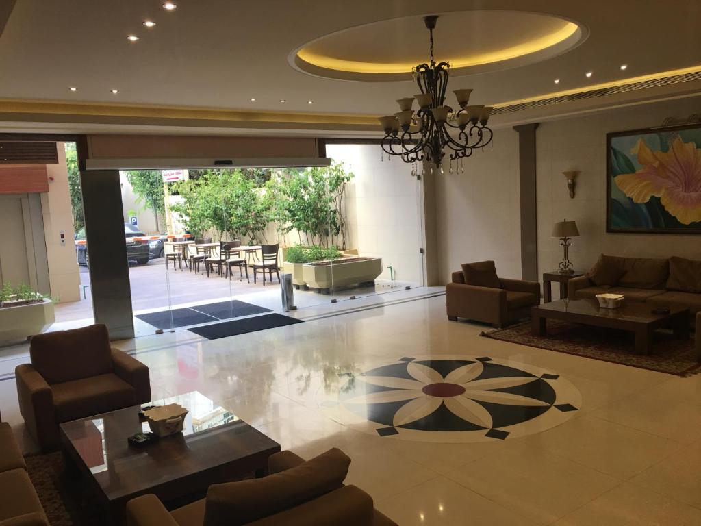 Bella Rosa Hotel - image 7