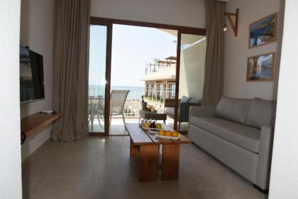 La Siesta Hotel & Beach Resort - image 2
