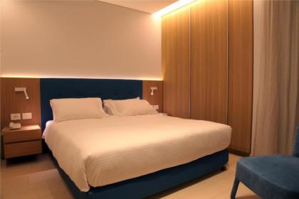 Monot Suites - image 4