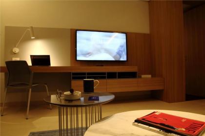 Monot Suites - image 7