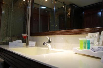 Golden Lili Resort & Spa - image 12