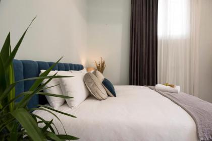 Hotel Lost - image 15