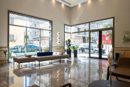 ZUR Studios and Suites - image 1